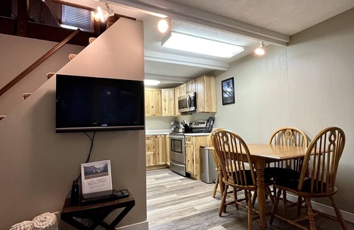 Packwood Cabin | Timberline cabin close to Mt. Rainer and White Pass, WiFi, Netflix, AC