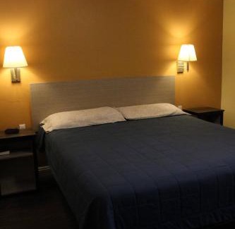 Lone Pine Hotel | Timberline Motel