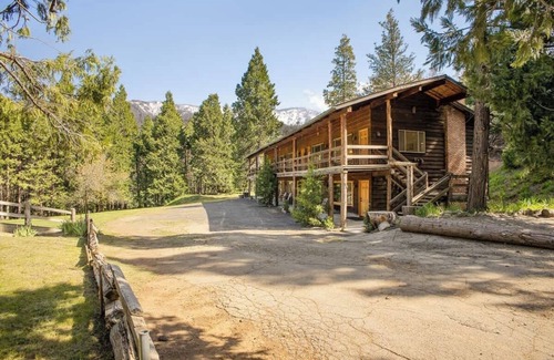 Springville House | Timberline Retreat Camp Nelson Lodge #3