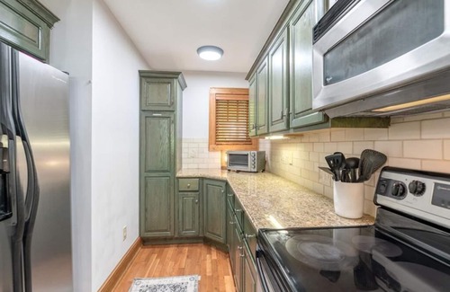 Foscoe Condo | Timbers O-2- Luxury in Gated Resort of Echota, Pools, Hot Tub, Mountain View, Two Master Suits,.