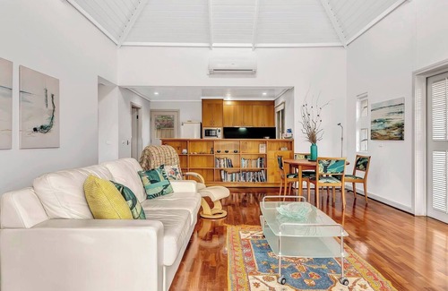 Semaphore Apartment | Time and Tide Hideaway A Spacious Beachside Escape