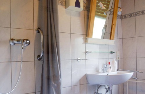 Traben-Trarbach Bed & Breakfast | Time for two, spring water shower and thermal spa included - Guesthouse at the Moseltherme