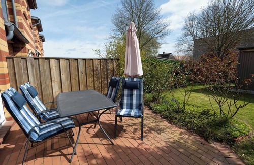Wormshoft House | Time out - terrace, garden furniture, shower room, fireplace, washing machine, parking space
