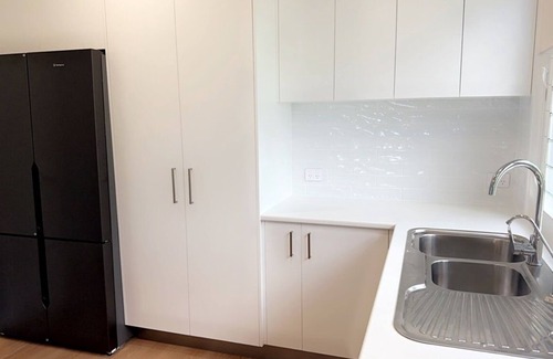Toogoom House | Time & Tide - Close to beach-7 beds-2 baths-Sleeps 16-WiFi-2 Smart TVs