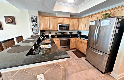 Gulf Shores Condo | Time to get your toes in the sand and enjoy hunting sea shells! 🐚