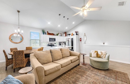 Corpus Christi House | Time to Unwind & Recharge at this Pet-Friendly home that's Close to the Beach