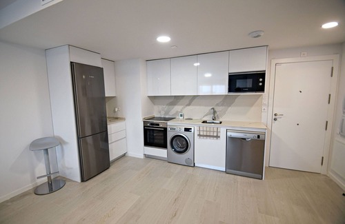 Rivas-Vaciamadrid Apartment | Timeless Elegance in Rivas