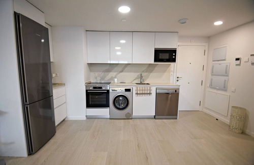 Rivas-Vaciamadrid Apartment | Timeless Elegance in Rivas