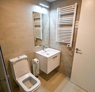 Rivas-Vaciamadrid Apartment | Timeless Elegance in Rivas
