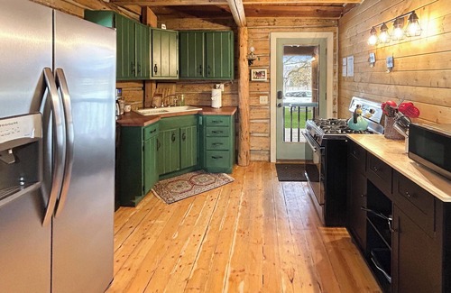 Mesa Cabin | Timeless Mesa Hideaway