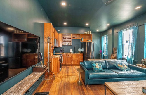 Blanchester Apartment | Timeless on Main 2 – For 2