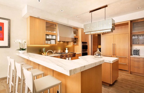 Downtown House | Timeless Retreat | Game Room, Private Cinema, & Rooftop Lounge with Spa & Views