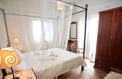 Agios Kirykos Villa | Timoklis Maisonette in Agios Kirikos Ikaria
