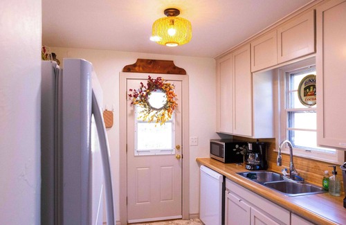 Midwest City House | Tinker AFB OKC Midwest City I-40 Colonial Dorchester Cottage