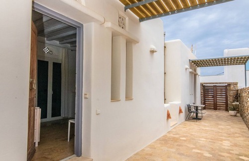 Panormos Villa | Tinos : House/villa & Suites