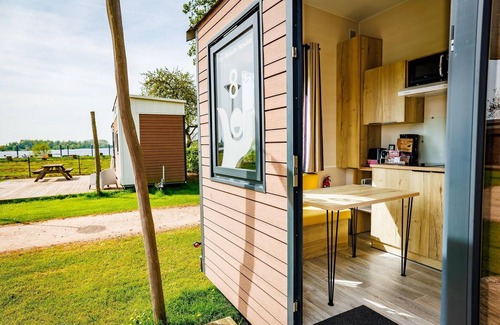 Maurik Ski Chalet | Tiny Beach House near Dutch Coastline