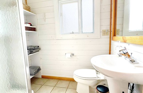 Glenville Cabin | Tiny Cabin by Lake Glenville