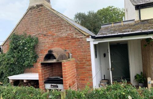 Ningwood Apartment | Tiny Cottage for couples in the countryside