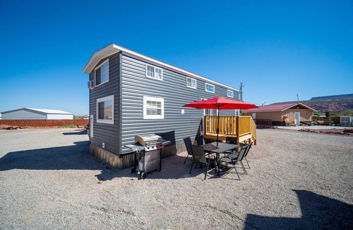Moab South Valley House | Tiny Home #4 - Tiny Home #4 Funstays Redrock