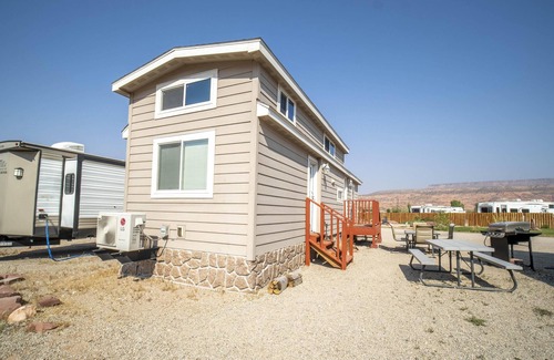 Moab South Valley House | Tiny Home #6 - Tiny Home #6 FunStays Tiny Home