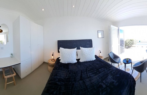 Melkbosstrand Cottage | Tiny Home - Beach Front! Digital Nomad friendly!