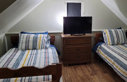 Norland Cottage | Tiny Home Cozy Cabin in Kawartha Lakes