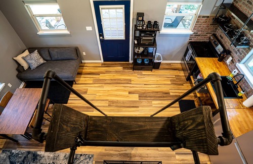 Canyon Lake Apartment | Tiny Home in Canyon Lake 5 mins to Lake & River, Prime Area, Pet Friendly!