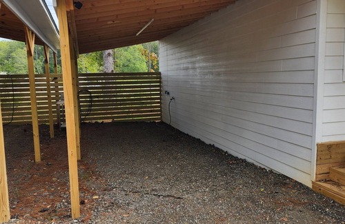 Leesburg House | Tiny Home in Leesburg - Convenient to Leesburg Landing and Cherokee Rock Village