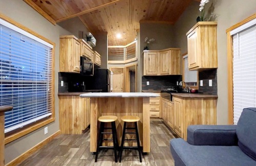 Wyldwood House | Tiny Home Retreat Near Austin: Perfect for Couples or Groups of Four 🌿