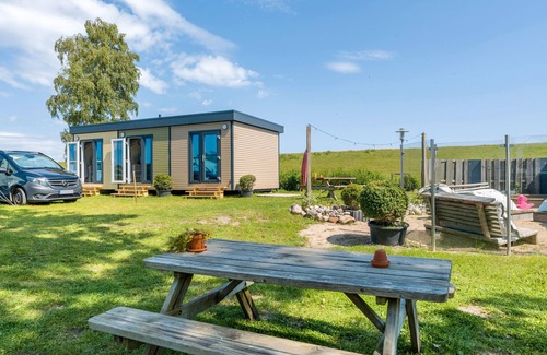 Dahme House | Tiny Home 'Surfbrett 2' with Shared Garden and Wi-Fi