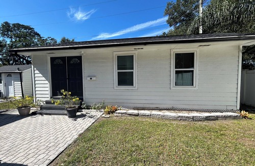 Conway Apartment | Tiny House 1-bedroom apartment in beautiful Orlando with AC