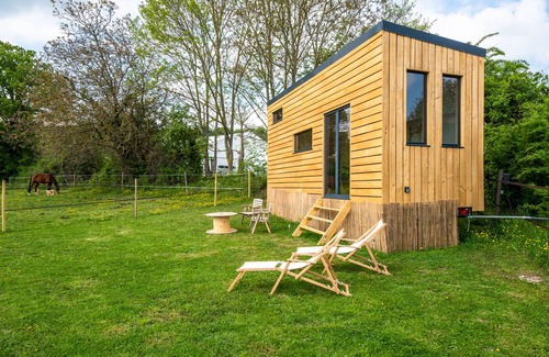 Chambly Cabin | Tiny House Equestrian Center - 35 mins from Paris