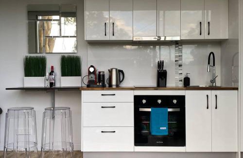 Higgins House | Tiny House in Belconnen 1BR Self Contained Complete Home Filtration as seen on The Block Phillip Island Wine