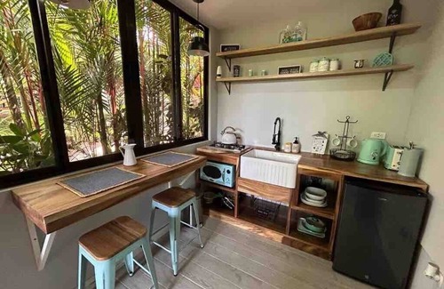 Palma Cabin | Tiny House in La Fortuna with Jacuzzi and Pool