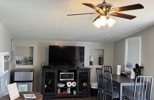 Calhoun Falls Apartment | Tiny house living with Private Lake. (Pet Friendly!)