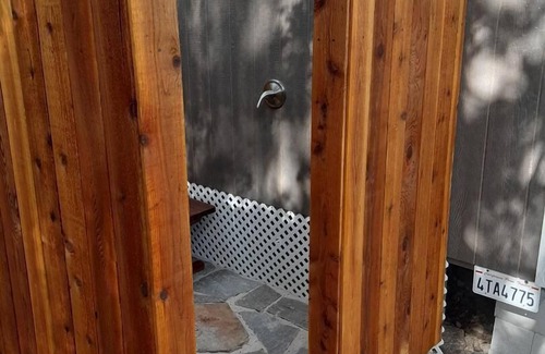 Montague Cabin | Tiny house on private 20 acres along the Klamath River.