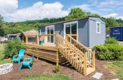 Candler House | Tiny House w/Mountain View’s & Hot Tub