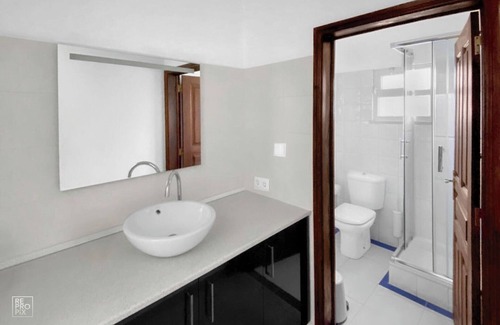 Palmela House | Tiny House with Pool in Pinhal Novo by Hostlovers