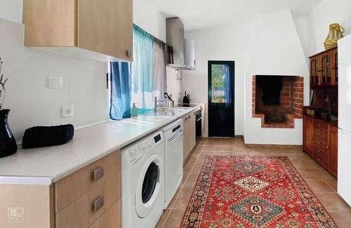 Palmela House | Tiny House with Pool in Pinhal Novo by Hostlovers