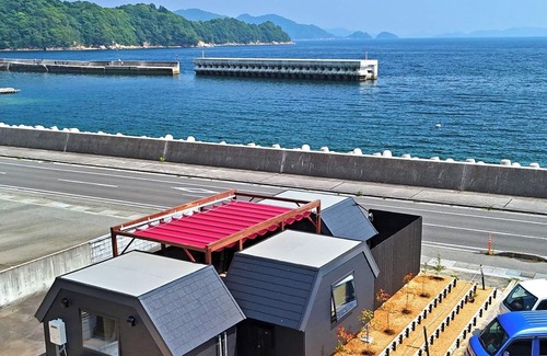 Kurahashi Cottage | Tiny House ZEN A seaside hut in the middle of the /Kure Hiroshima