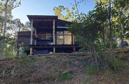 Bollier Cabin | Tiny in The Treesn- Cute, Spacious Tiny House set privately amongst the trees.n