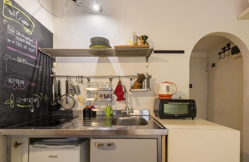San Lorenzo Apartment | Tiny Reparata studio apartment in Florence