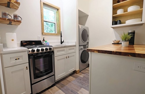 Bynum House | Tiny Tarheel: Cozy Retreat Near UNC-Tiny House