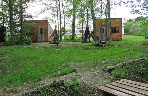 Lincoln Cabin | Tiny Tiny Caboose Cabin Replica