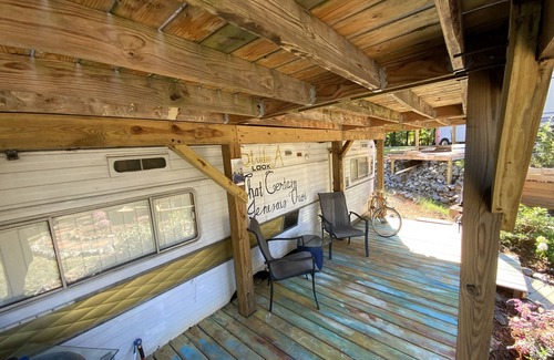 Dixie - Berryhill Apartment | Tiny Vintage Spacation Lake Wylie CLT