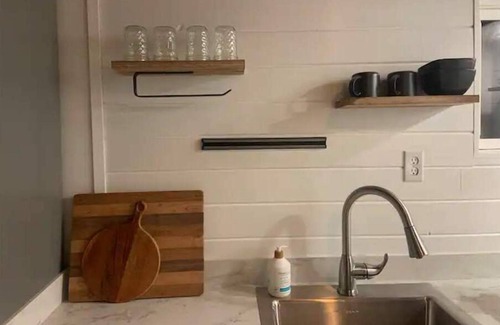 Cape Neddick House | Tinyhome in York, ME with hot tub + outdoor shower!