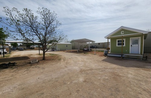 Odessa Apartment | Tinyhouse with AC and laundry area. Near Ector County Coliseum