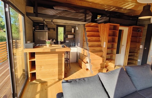 Buhlau Cottage | TinyHousebeiDresden spektakuläres winziges Häuschen auf Stelzen im Pferdeteich, Kaminofen, umlaufende Terrasse - Nähe Sächsische Schweiz