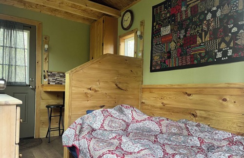 Westford Cabin | TinyTreehouse for Two