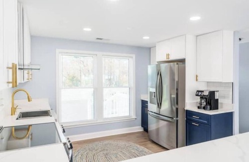 North East House | Tip Of The Town Fresh and New 3 Bedroom Nest
